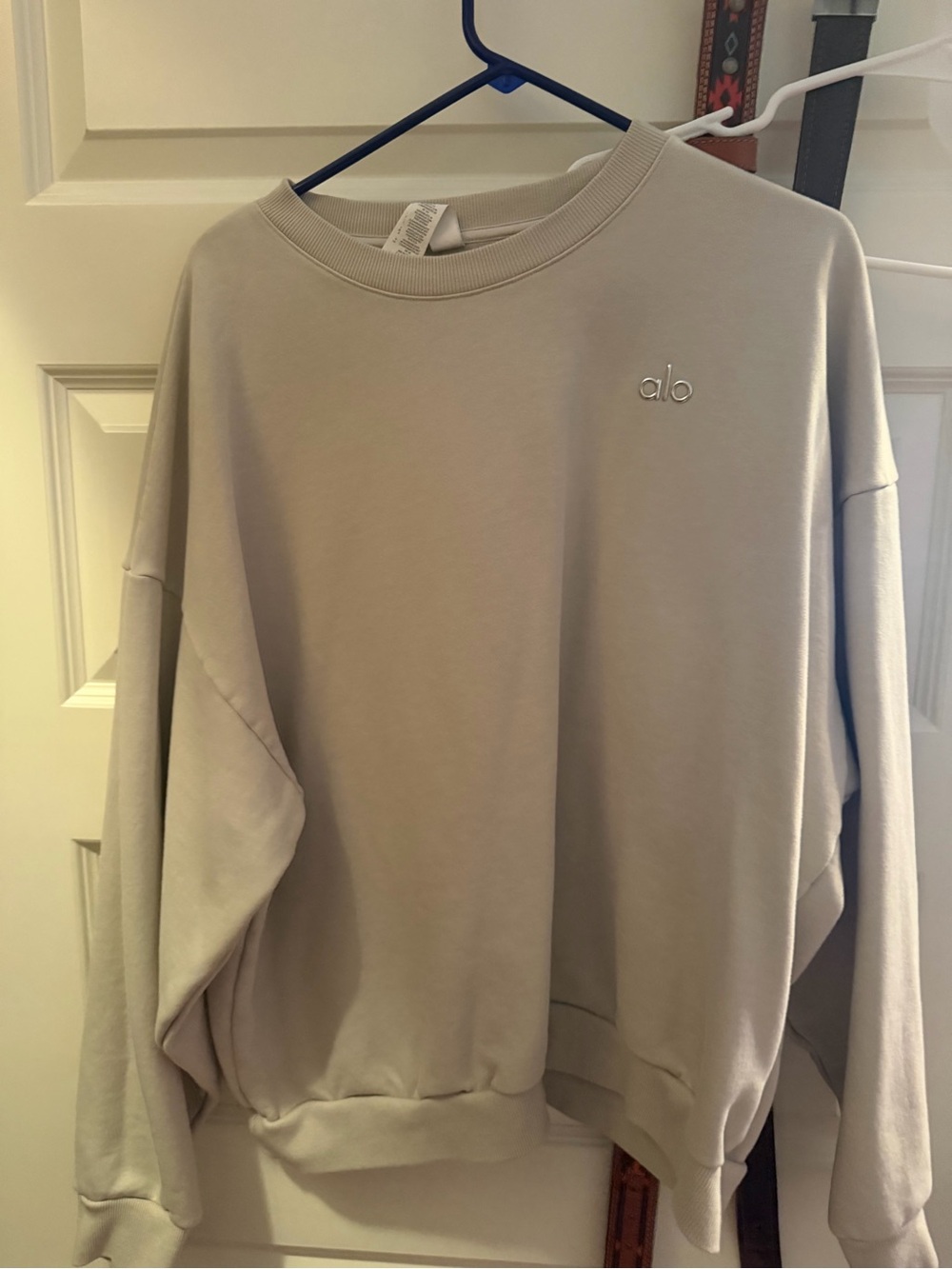 ALO Yoga Crewneck Sweatshirt in Light Taupe